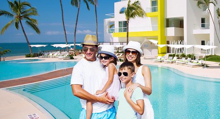 WINTER IS BETTER WHEN YOU TRAVEL! Krystal® Ixtapa All Inclusive WINTER IS BETTER WHEN YOU TRAVEL! Krystal® Ixtapa All Inclusive